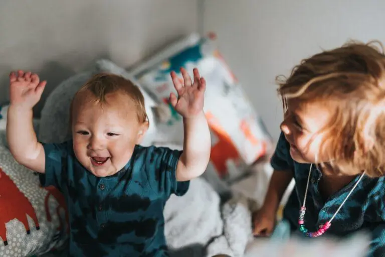 Enfants qui jouent